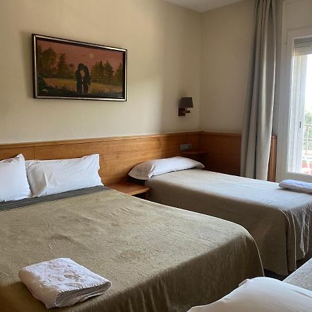 Hostal Galicia Cardedeu Exteriör bild