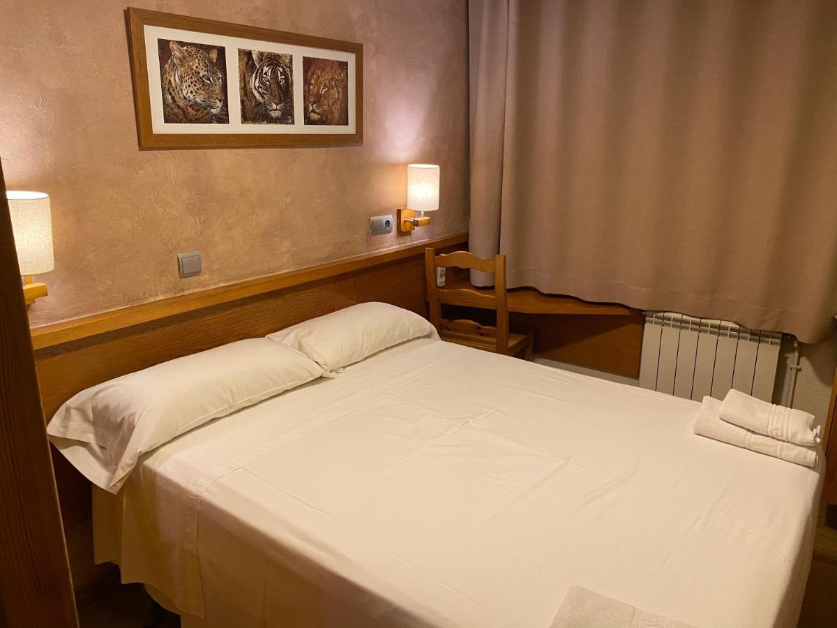 Hostal Galicia Cardedeu Exteriör bild