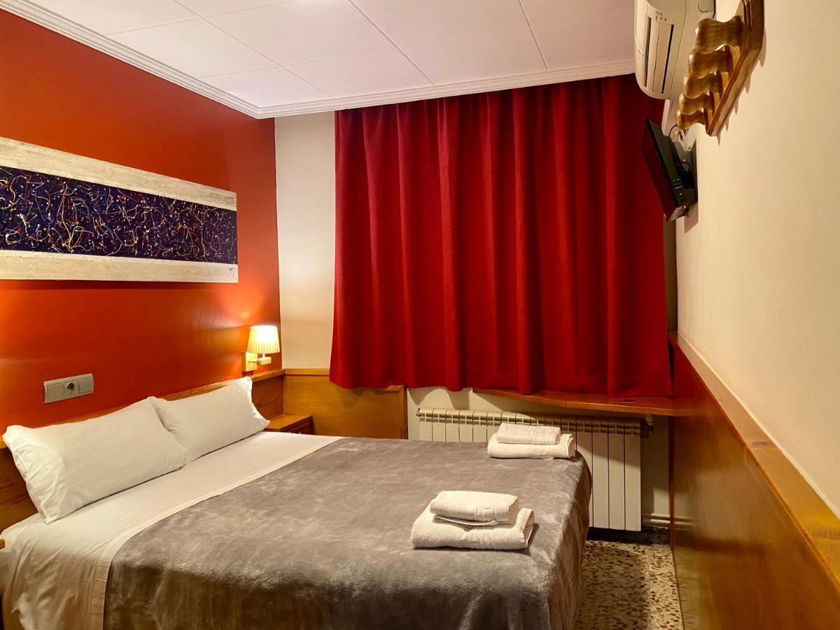 Hostal Galicia Cardedeu Exteriör bild