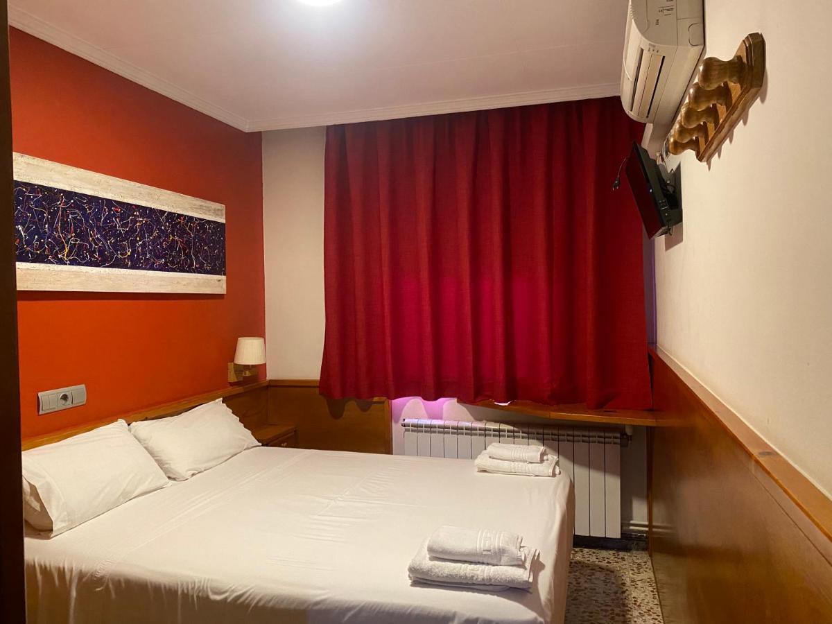 Hostal Galicia Cardedeu Exteriör bild