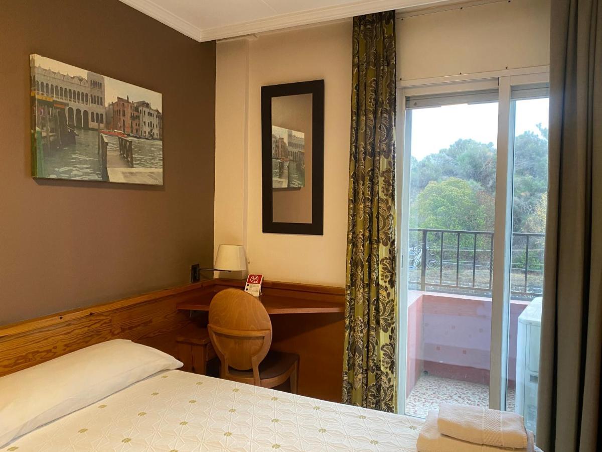 Hostal Galicia Cardedeu Exteriör bild