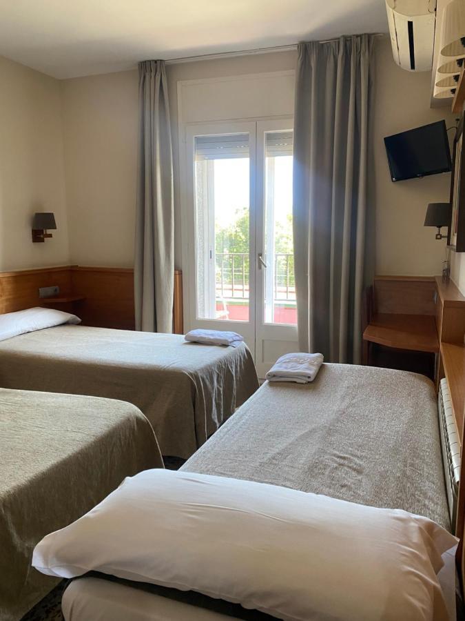Hostal Galicia Cardedeu Exteriör bild