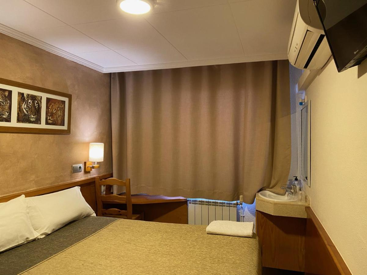 Hostal Galicia Cardedeu Exteriör bild