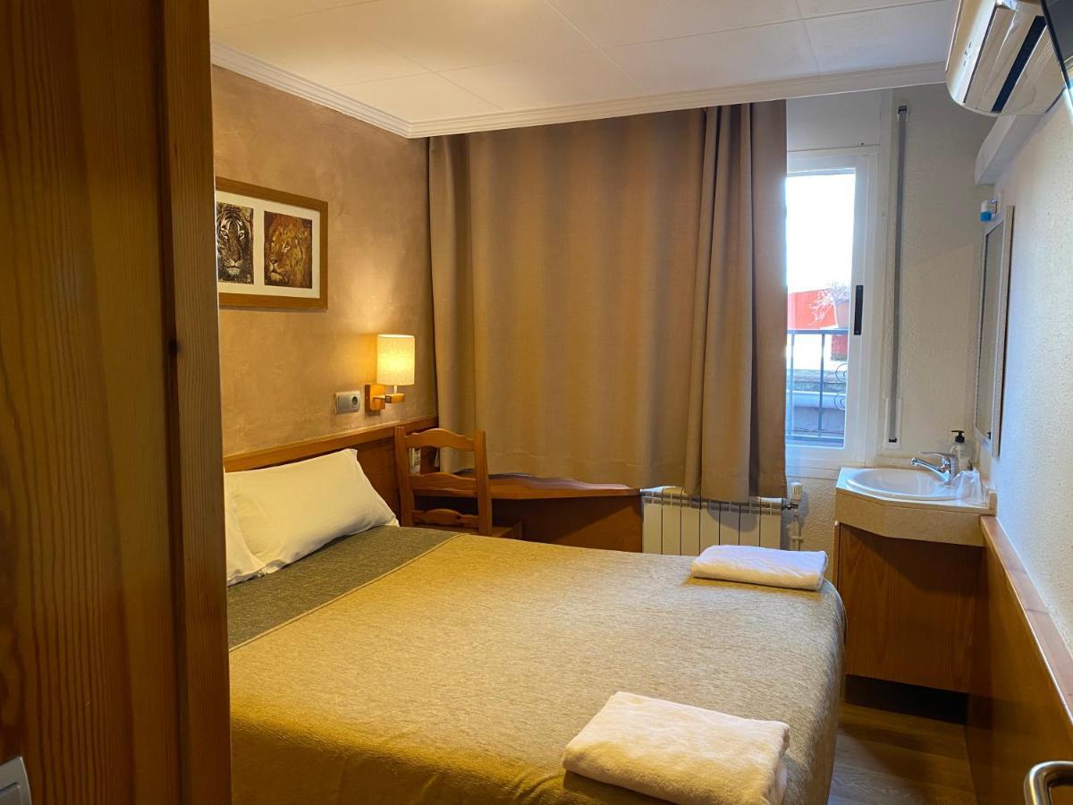 Hostal Galicia Cardedeu Exteriör bild