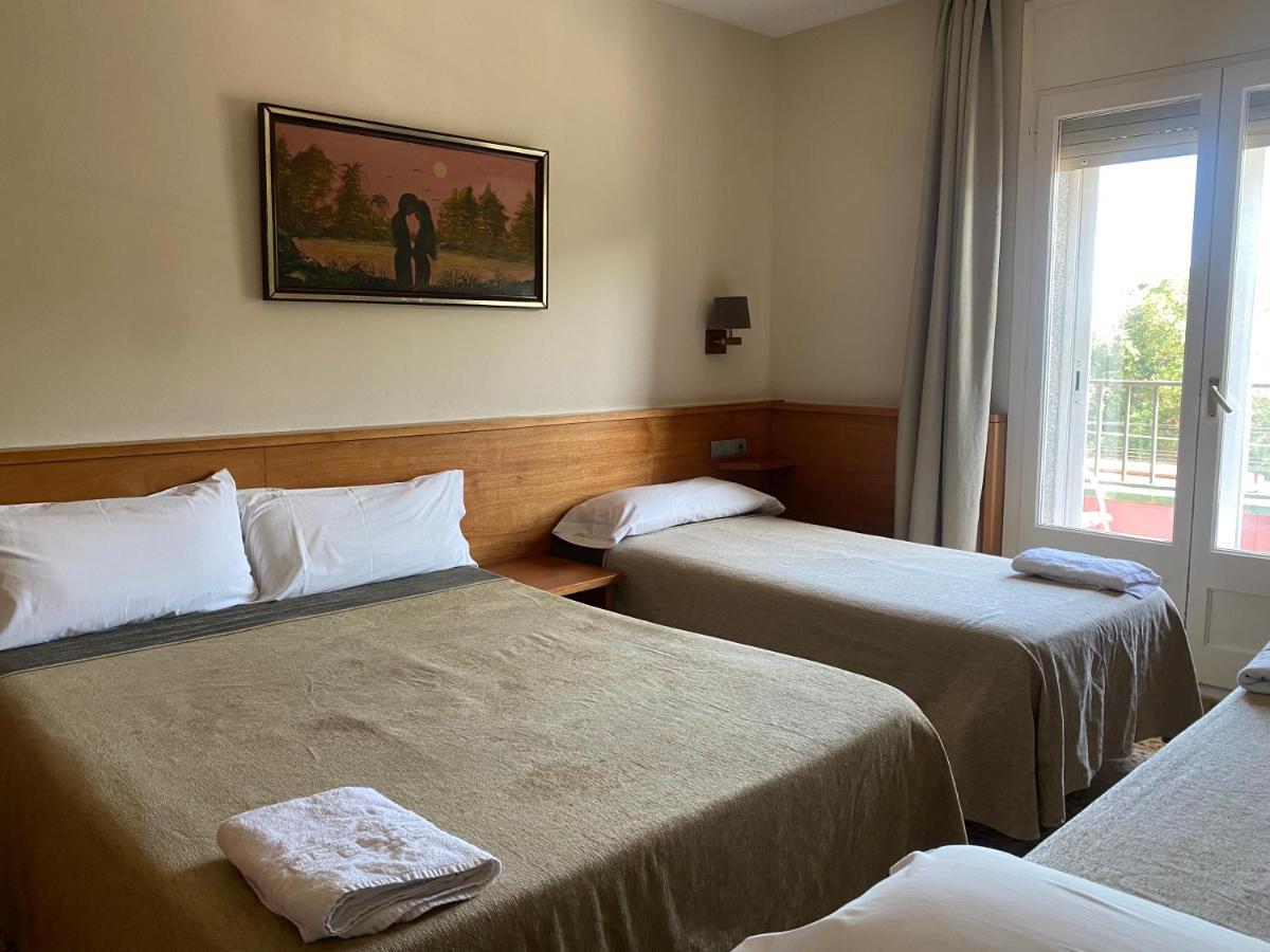 Hostal Galicia Cardedeu Exteriör bild