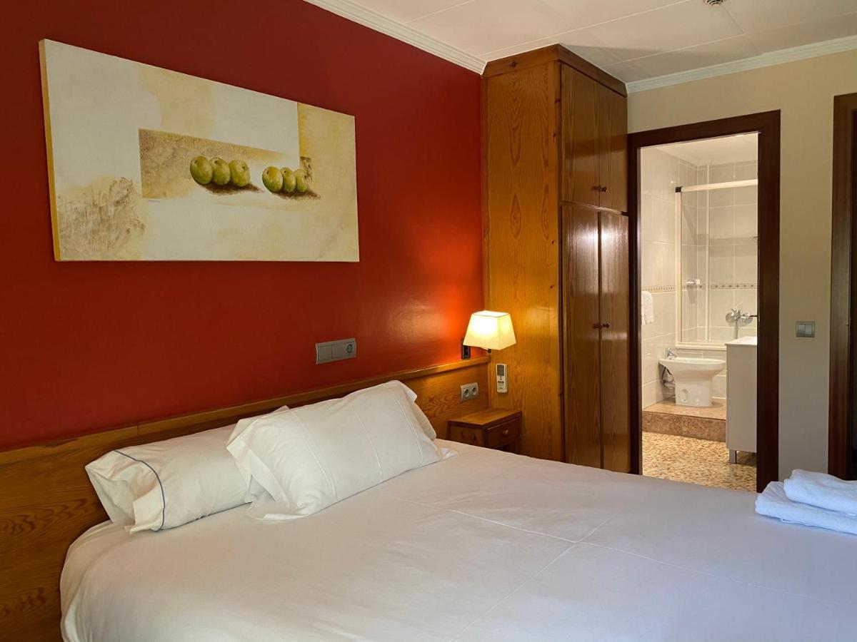 Hostal Galicia Cardedeu Exteriör bild